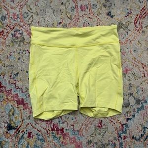 NWOT Outdoor Voices move free 6” short